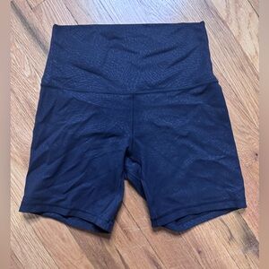 Lululemon Align Blk Patterned Shorts sz 6